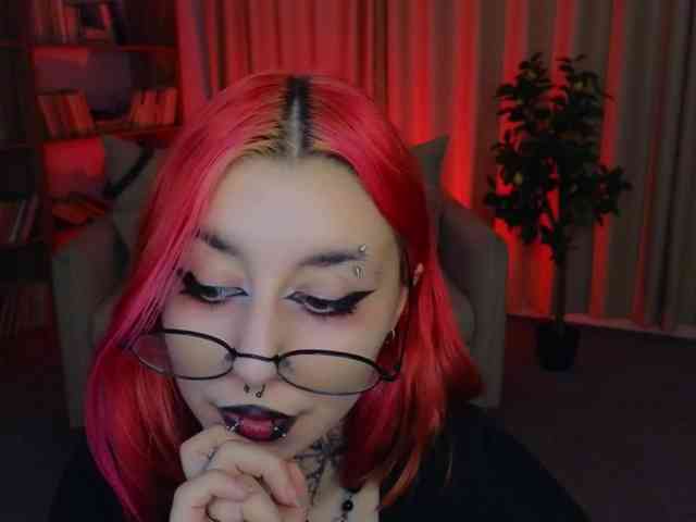 MistressMarcelline webcam