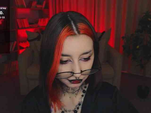 MistressMarcelline webcam