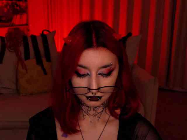 MistressMarcelline webcam