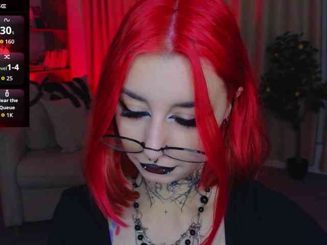 MistressMarcelline webcam