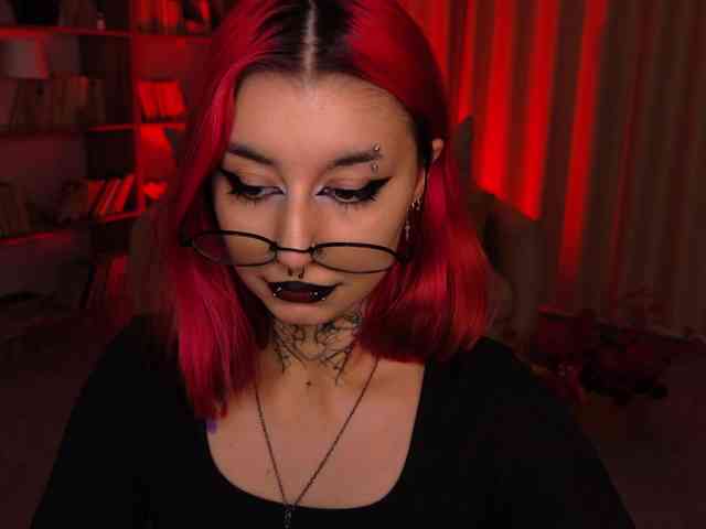 MistressMarcelline webcam