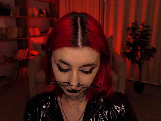 MistressMarcelline webcam