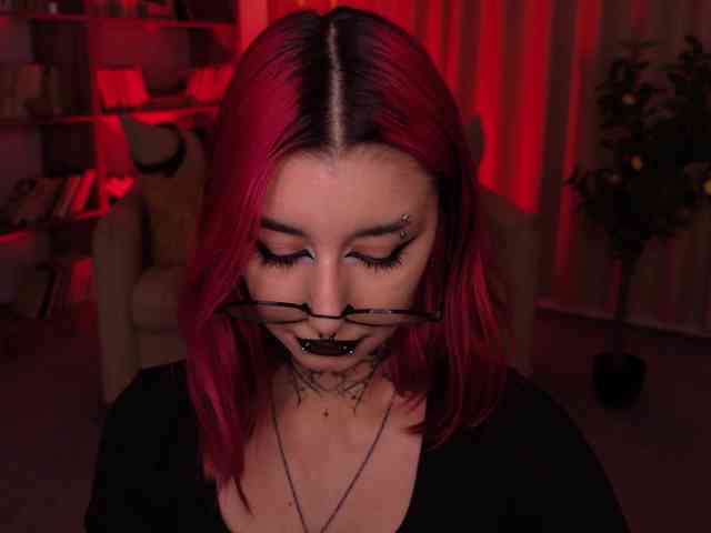 MistressMarcelline webcam