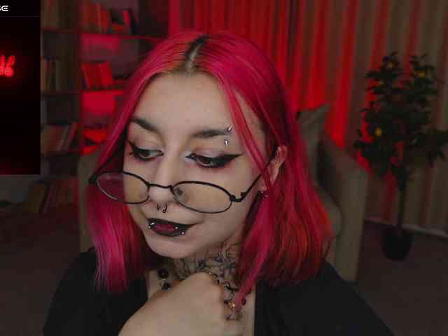 MistressMarcelline webcam
