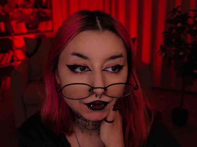 MistressMarcelline webcam