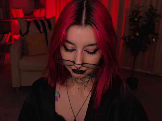 MistressMarcelline webcam