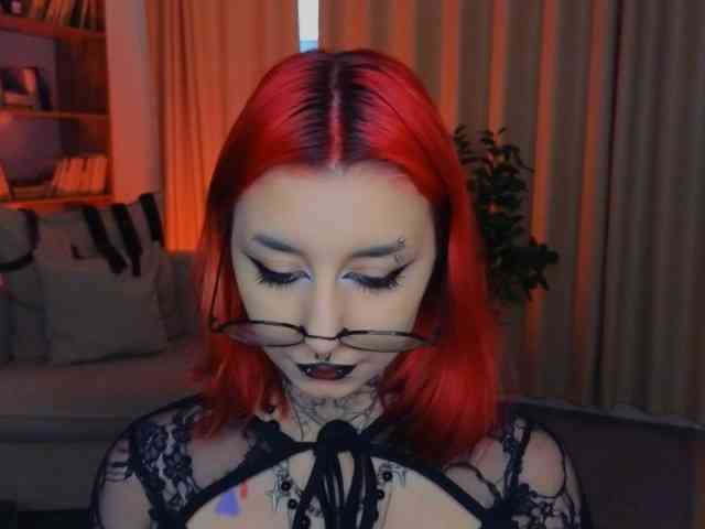 MistressMarcelline webcam