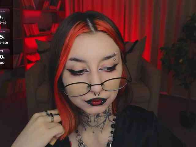 MistressMarcelline webcam