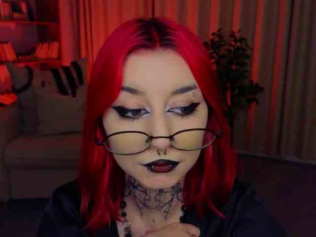 MistressMarcelline webcam