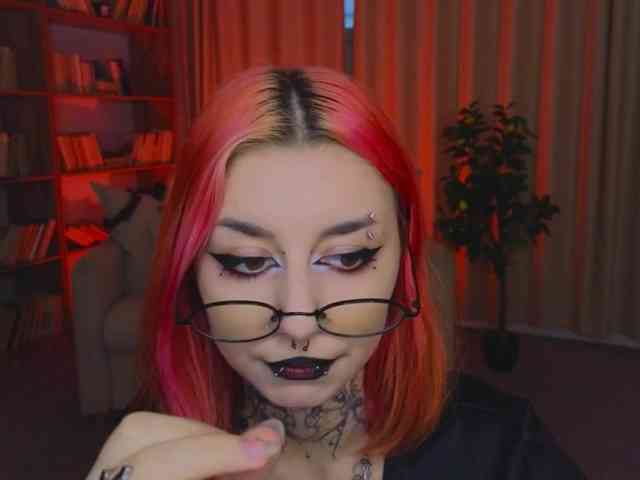 MistressMarcelline webcam
