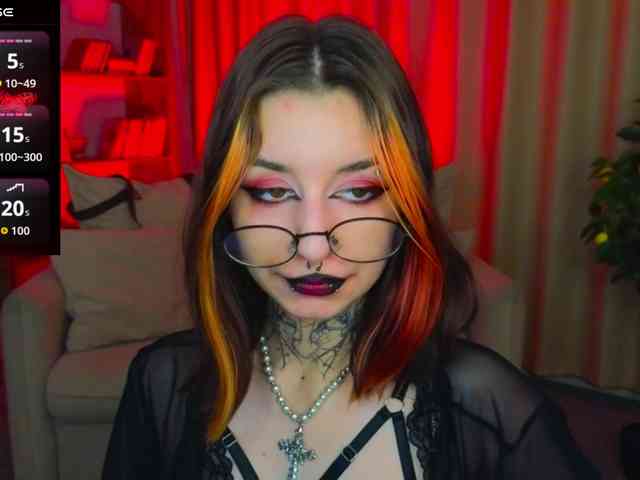 MistressMarcelline webcam