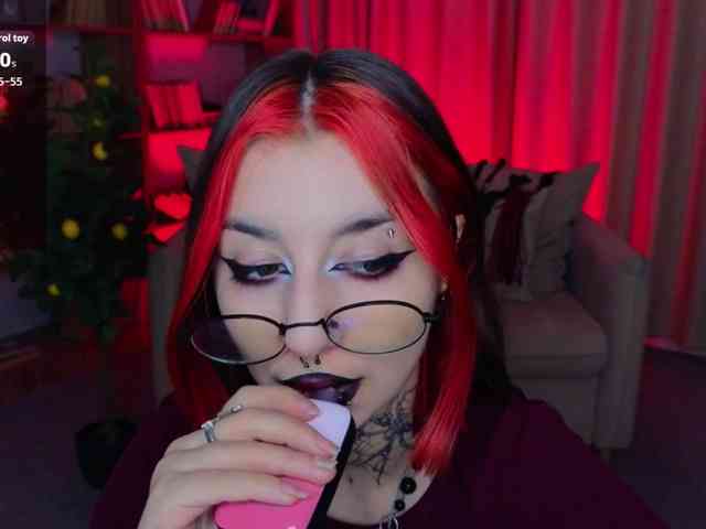 MistressMarcelline webcam