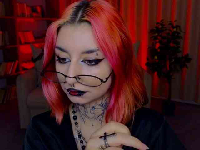 MistressMarcelline webcam