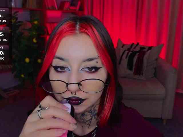 MistressMarcelline webcam