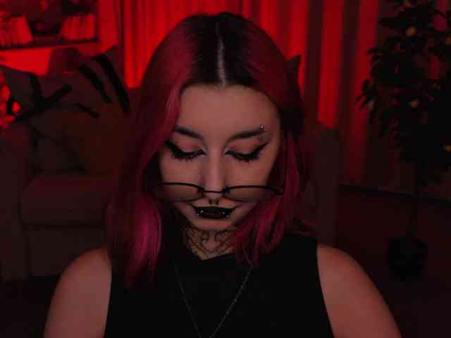MistressMarcelline webcam