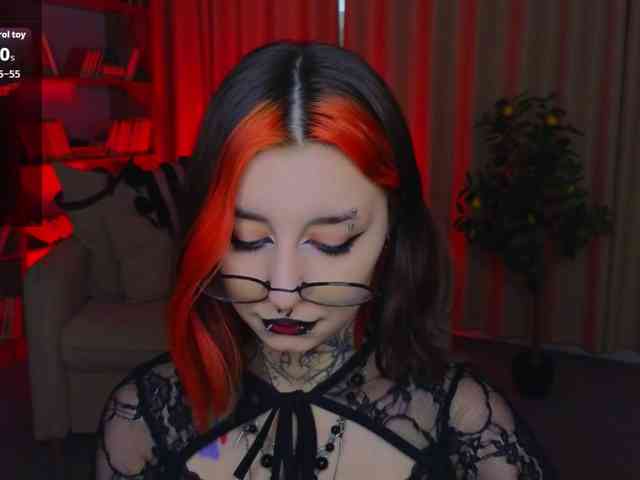 MistressMarcelline webcam