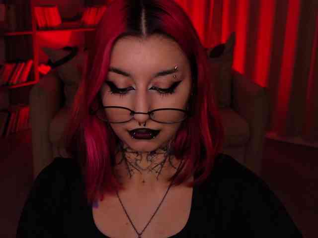 MistressMarcelline webcam