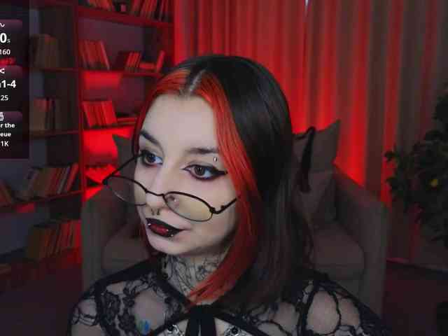 MistressMarcelline webcam