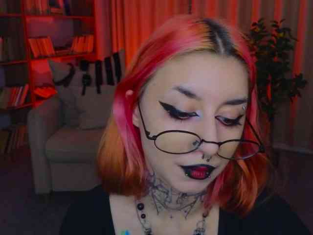 MistressMarcelline webcam