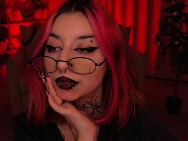 MistressMarcelline webcam