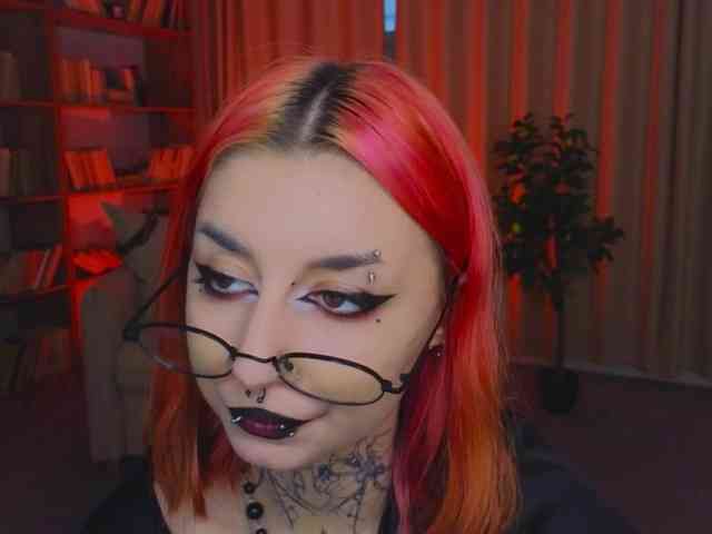 MistressMarcelline webcam