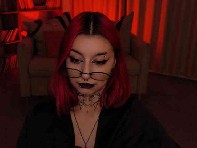 MistressMarcelline webcam