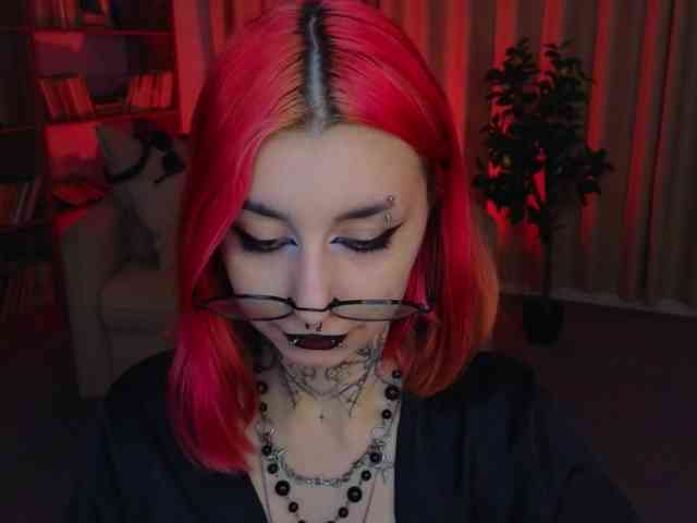MistressMarcelline webcam