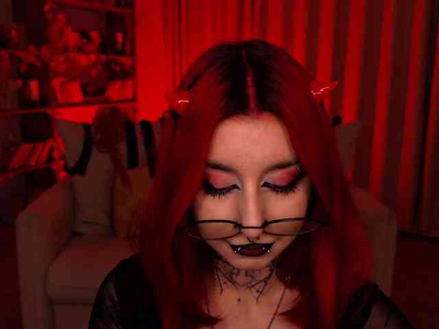 MistressMarcelline webcam