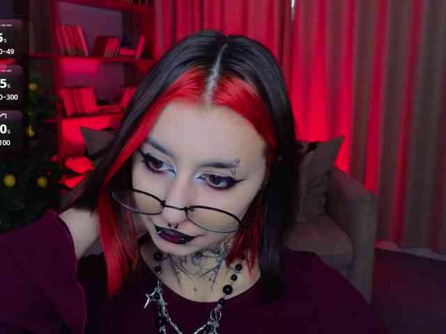 MistressMarcelline webcam