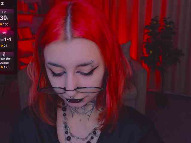 MistressMarcelline webcam