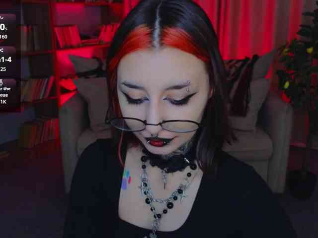 MistressMarcelline webcam