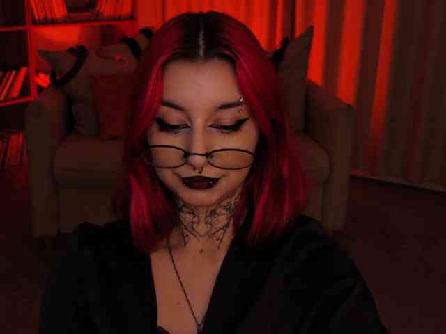 MistressMarcelline webcam