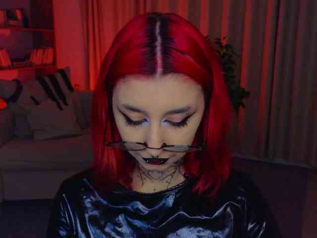 MistressMarcelline webcam