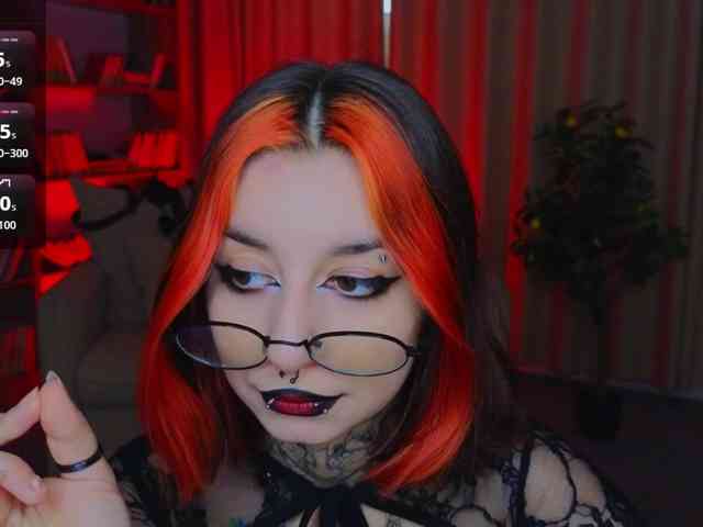 MistressMarcelline webcam