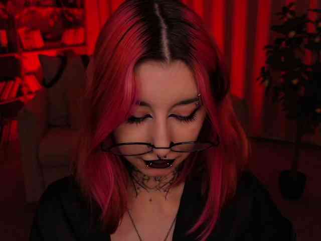 MistressMarcelline webcam