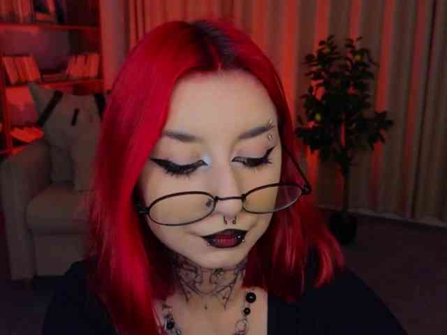 MistressMarcelline webcam