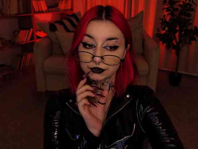 MistressMarcelline webcam