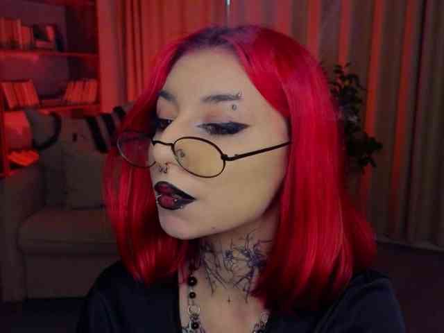 MistressMarcelline webcam