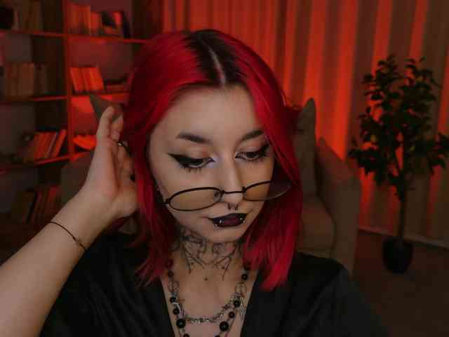 MistressMarcelline webcam