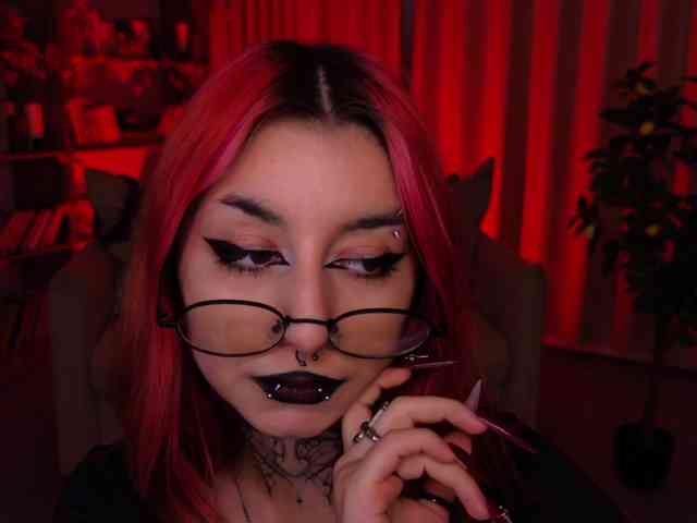 MistressMarcelline webcam