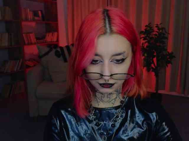 MistressMarcelline webcam