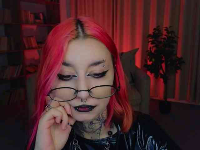 MistressMarcelline webcam