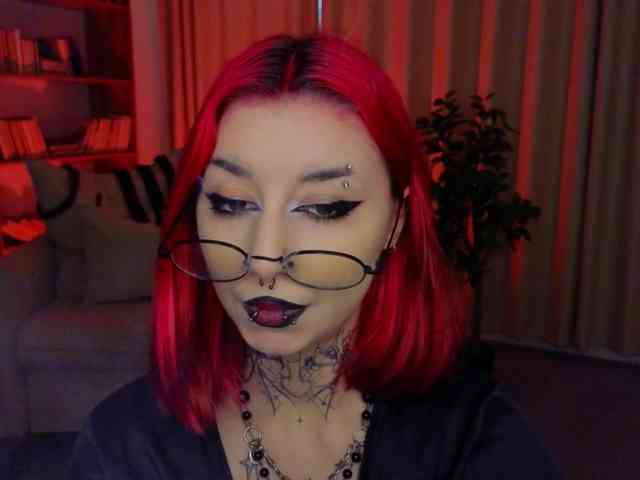 MistressMarcelline webcam