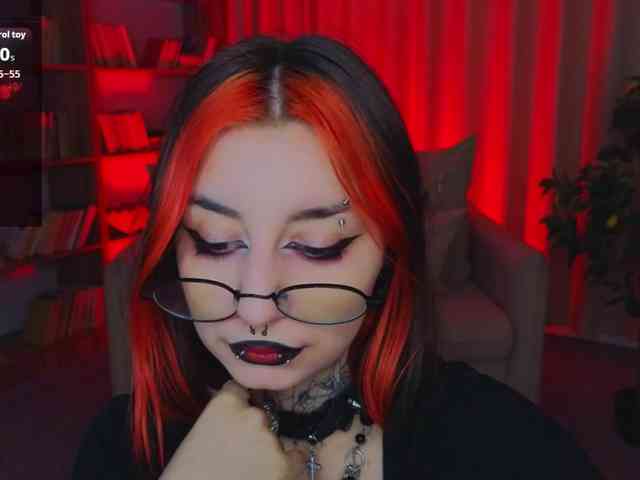 MistressMarcelline webcam