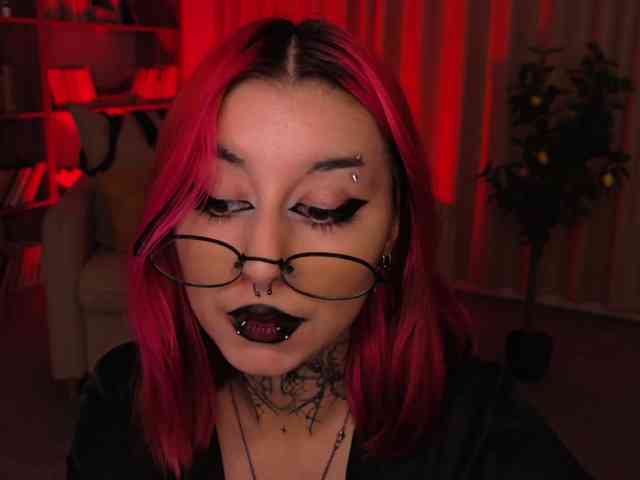 MistressMarcelline webcam