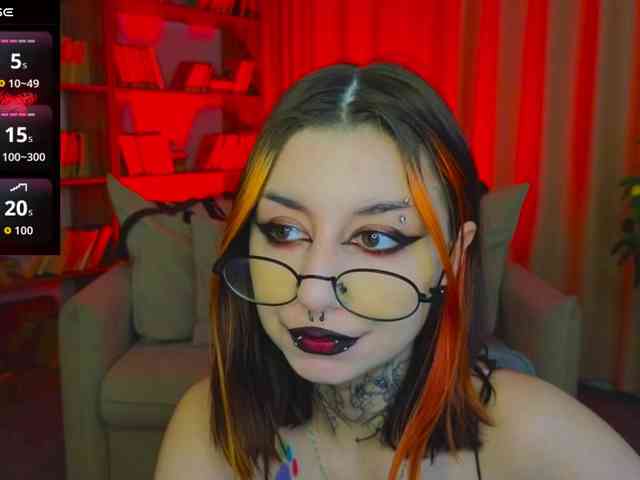 MistressMarcelline webcam