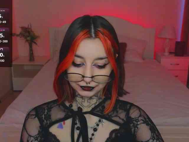 MistressMarcelline webcam
