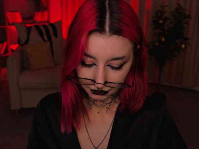 MistressMarcelline webcam