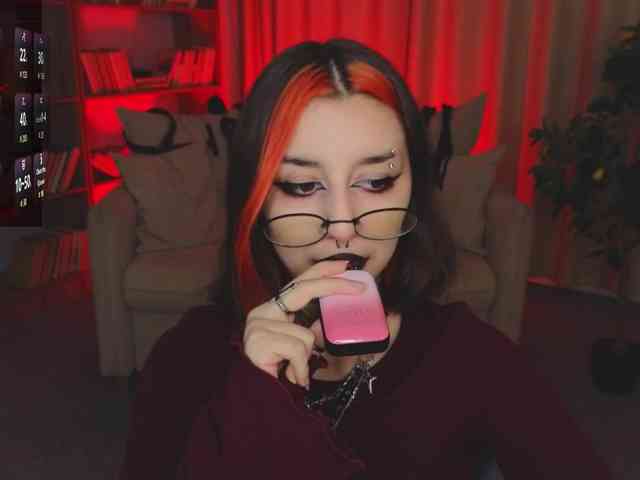 MistressMarcelline webcam