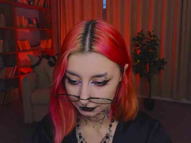 MistressMarcelline webcam